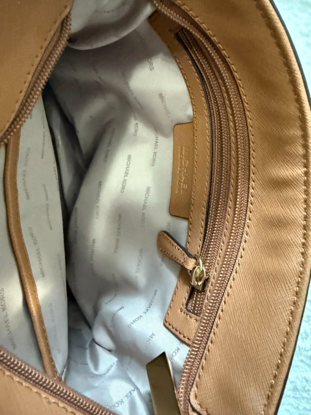 Michael Kors Vanilla MK Signature Crossbody Purse Bag - Picture 8 of 13